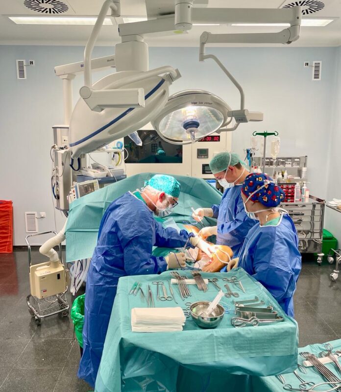 El Hospital General de Fuerteventura realiza el primer bypass de Cirugía vascular