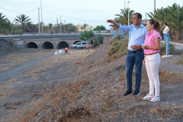 El Cabildo ejecuta labores de mejora en los barrancos de Tarajalejo y Tuineje