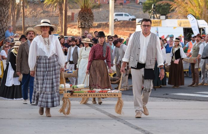 Miles de peregrinos se congregan en torno a la Virgen de La Peña en la tradicional Romería-Ofrenda