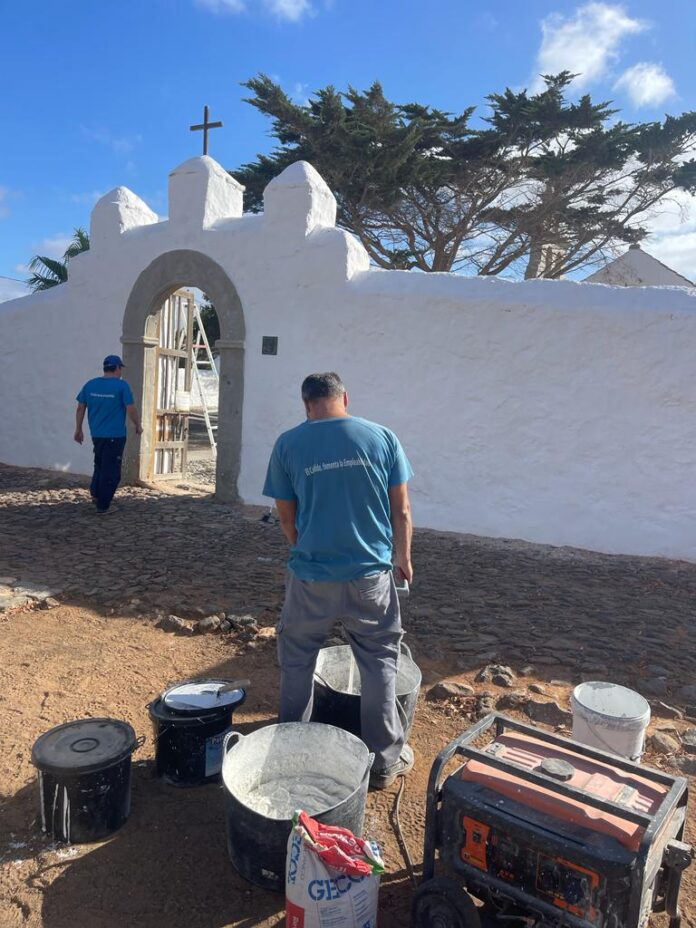 El Cabildo mejora la Ermita de La Ampuyenta a través de un proyecto de empleo