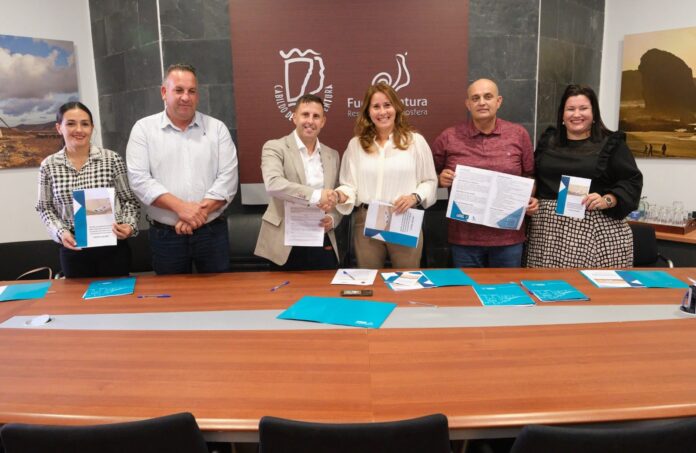 El Ayuntamiento de Pájara y el Cabildo de Fuerteventura firman la cesión de suelo del Centro de Día para personas mayores en Costa Calma