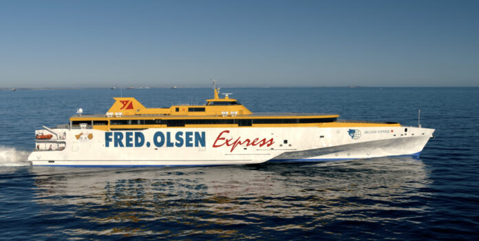 Fred. Olsen Express cede sus trimaranes a los Reyes Magos para la noche del 5 de enero